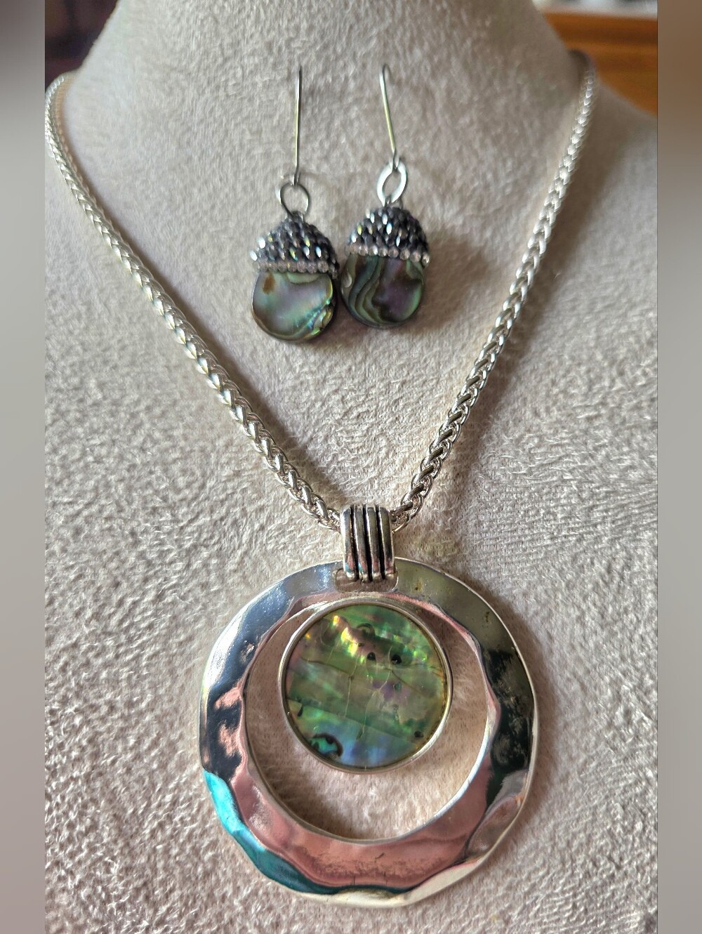 Vintage Abalone Shell Hammered Silver Pendant Necklace & Acorn Earring Set
